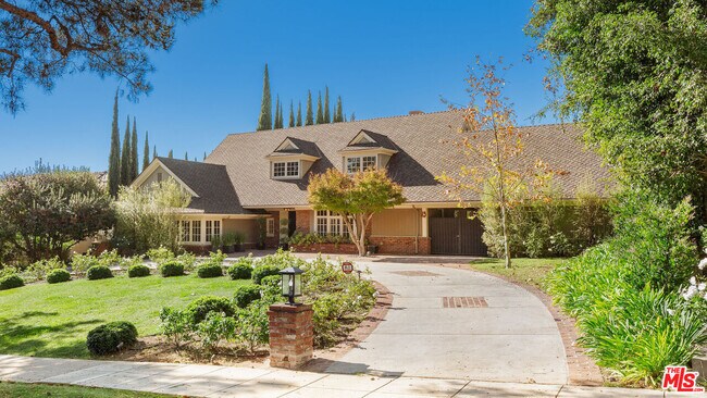 Photo - 723 Sierra Dr