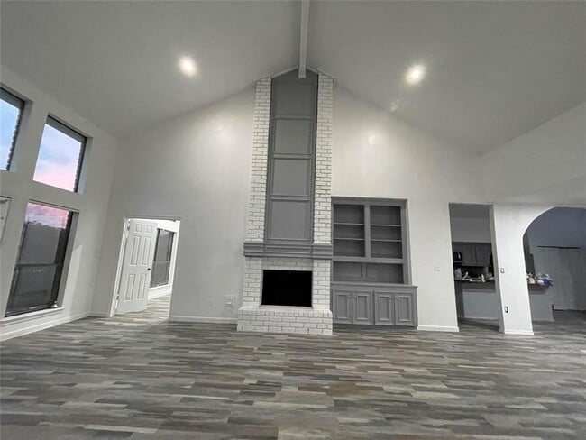 Photo - 2027 Woodland Dr House