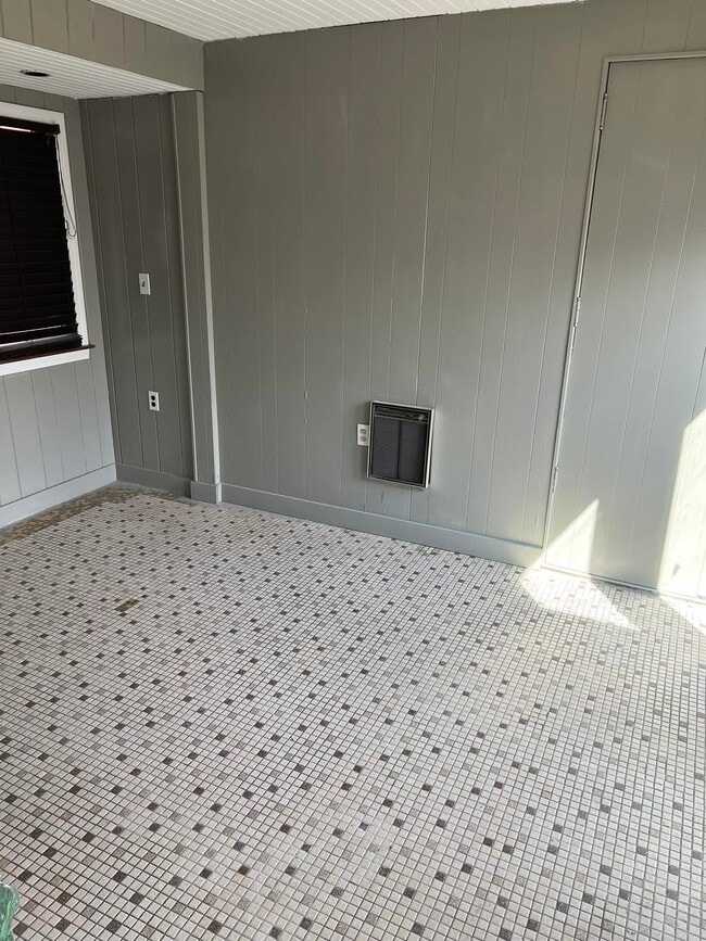 Building Photo - 109 Quincy Ave Rental
