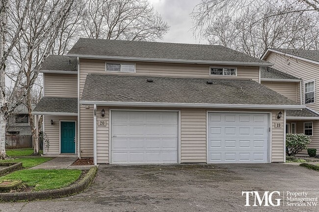 Photo - Stylish 3 BD Townhome Near Vancouver Mall