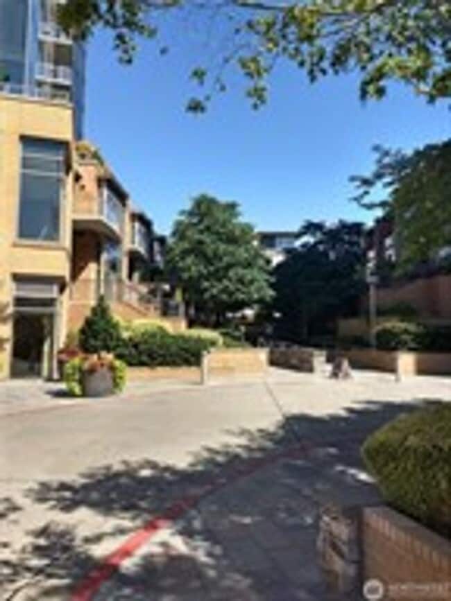 Photo - 2Bd/1.75Ba Bellevue Condo Unit 2007