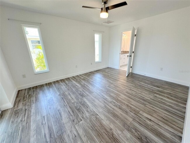 Photo - 1081 Humboldt St