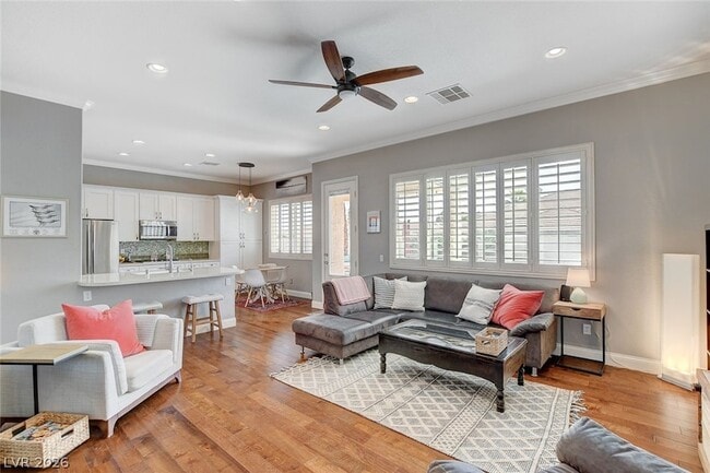 Photo - 10553 Linderhof Ave