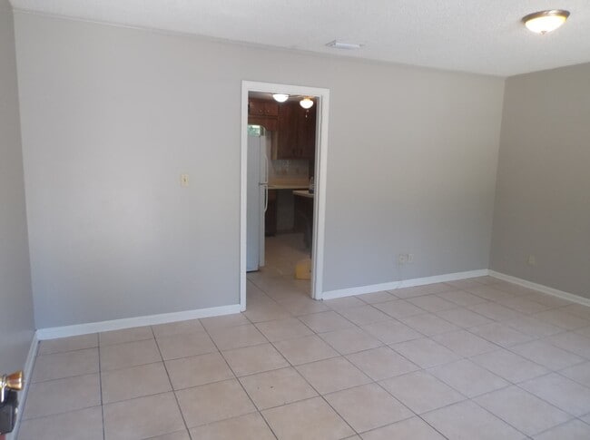 Building Photo - 728 Vallotton Dr Rental
