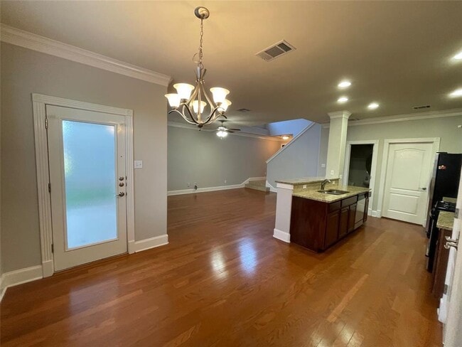 Photo - 6715 Windrift Way