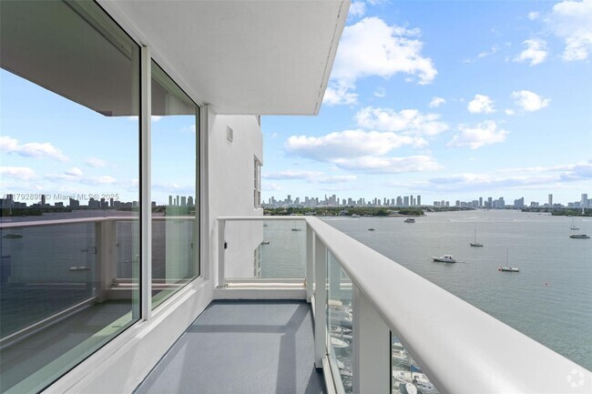 Building Photo - 910 West Ave Unit 0819 Rental