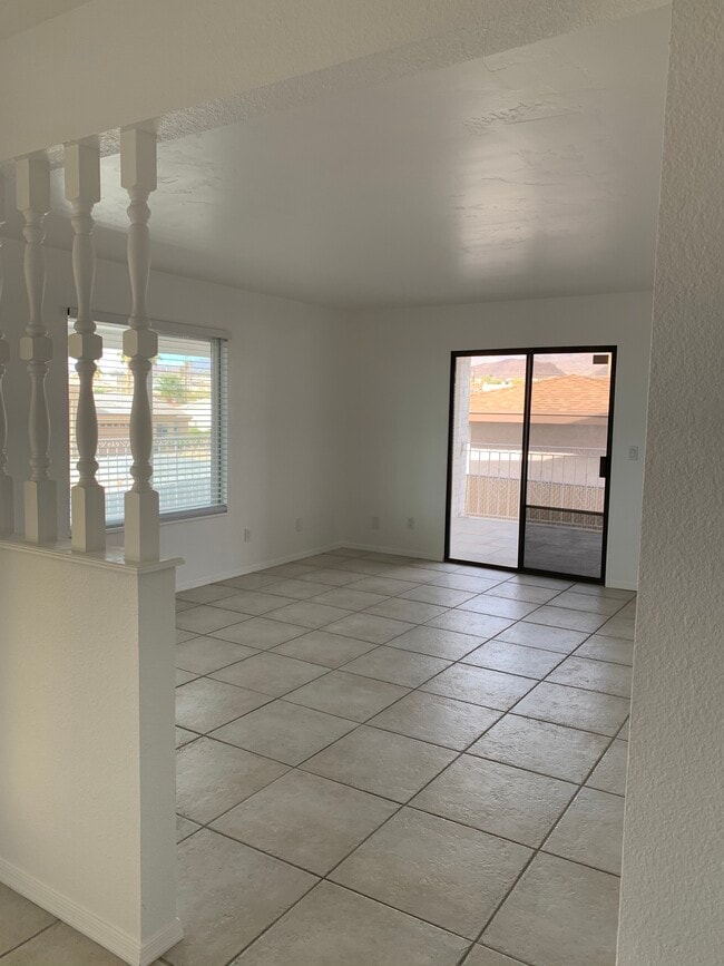 Photo - 3576 Stanford Dr