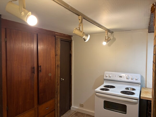 Photo - 631 Lehigh Ln