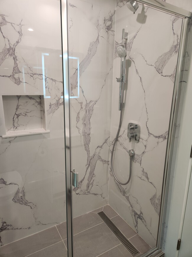 Photo - 530 Richmond St