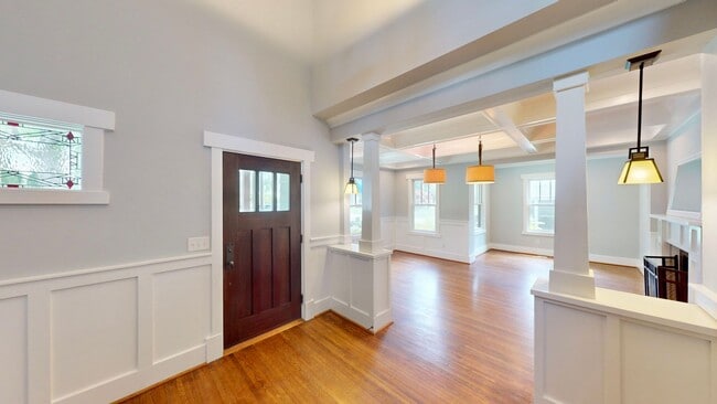 Photo - 2320 Chesterfield Ave