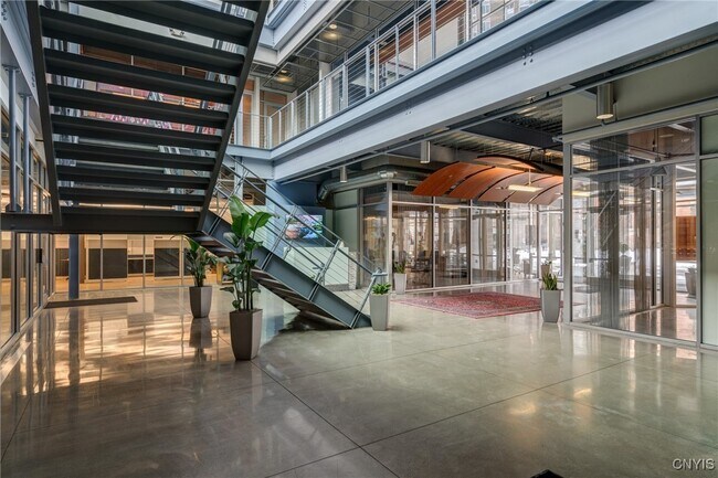 Photo - 211 W Jefferson St