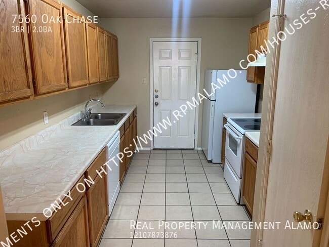 Photo - 7560 Oak Chase