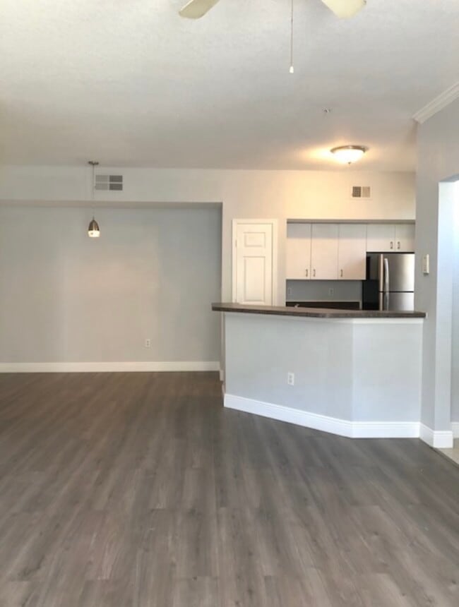 Building Photo - 6312 Raleigh St Unit 504