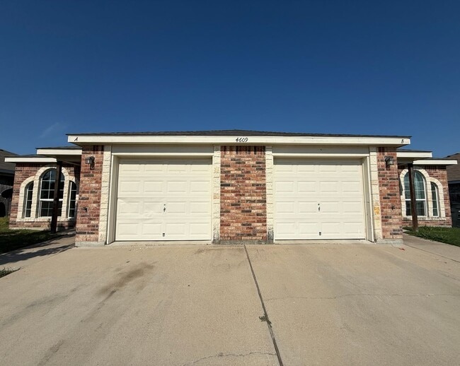 Building Photo - 4609 Waterproof Dr Rental