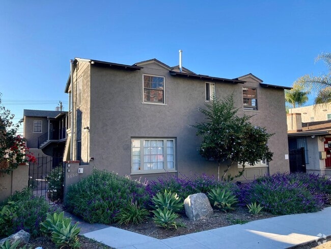Building Photo - Large 1 Bed/1 Bath Hillcrest Unit 01 Rental