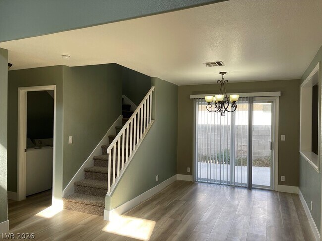 Photo - 5848 Red Dawn St