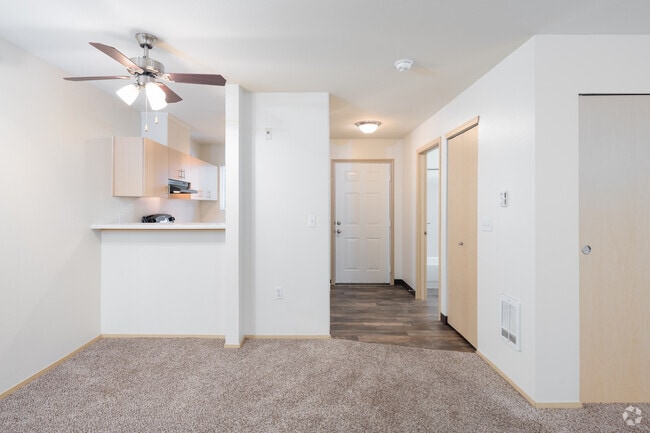 Studio, 1BA - 535SF