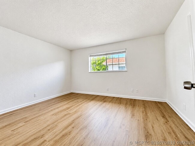 1671 NE 33rd St Unidad 11