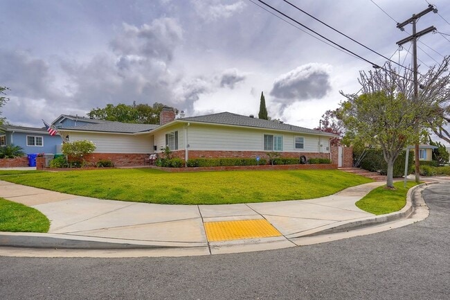 Photo - 2511 Meadow Lark Dr