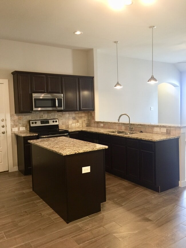 Photo - AVAILABLE NOW LUXURY DUPLEX LOCATED IN MIDLOTHIAN, TEXAS!