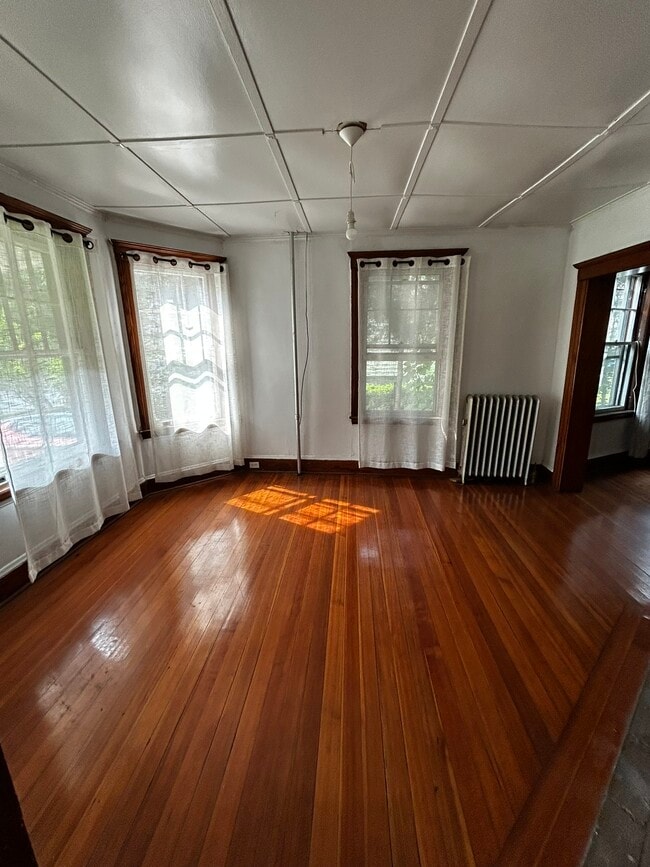 215 Crescent St