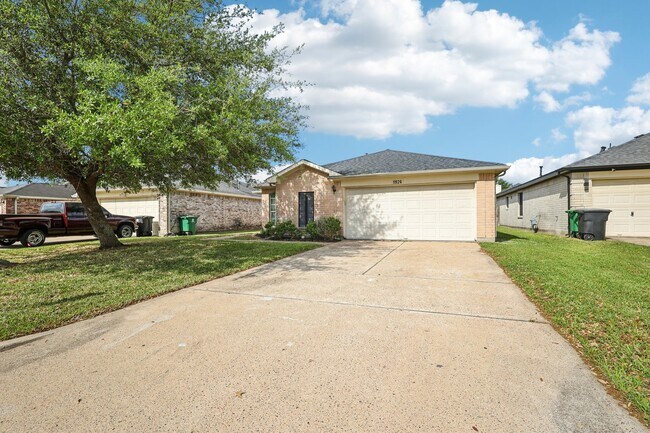 Photo - 11926 Panay Dr