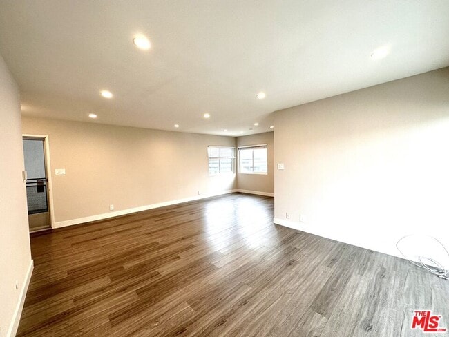 Photo - 1051 S Sherbourne Dr Unit 6