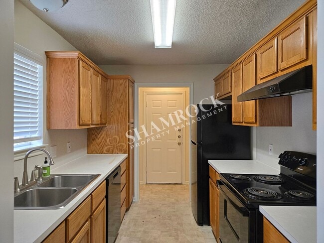 Photo - Duplex near Hewitt Post Office