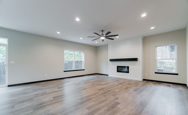 Photo - 3217 Timber Valley Ct NE