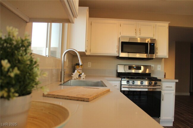 Photo - 8366 Woodland Prairie Ave