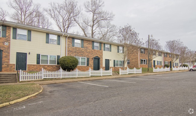 Photo - Laurel Hill Apartments