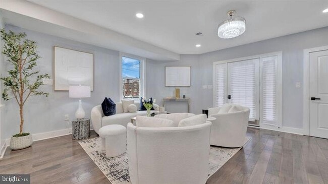Photo - 413 Ingraham St NW