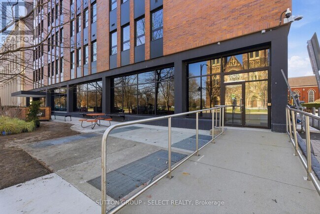 Photo - 195 Dufferin Ave Unit 713