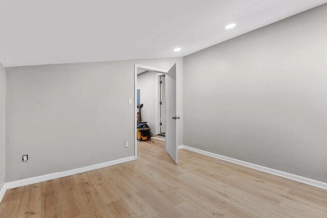 Photo - 627 Miles Rd