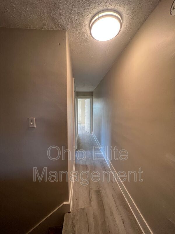 Photo - 898 E 13th Ave