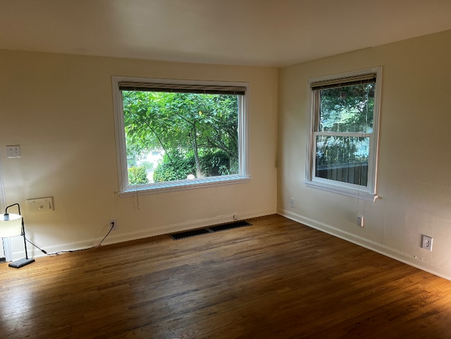 Building Photo - 3002 31st Ave W Rental