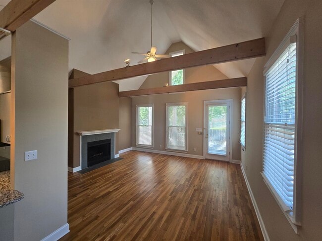 Photo - 113 Village Ln