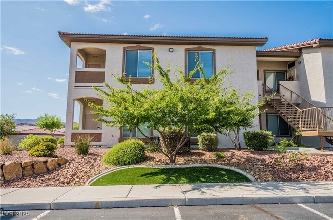 Building Photo - 2305 W Horizon Ridge Pkwy Unit 2624 Rental