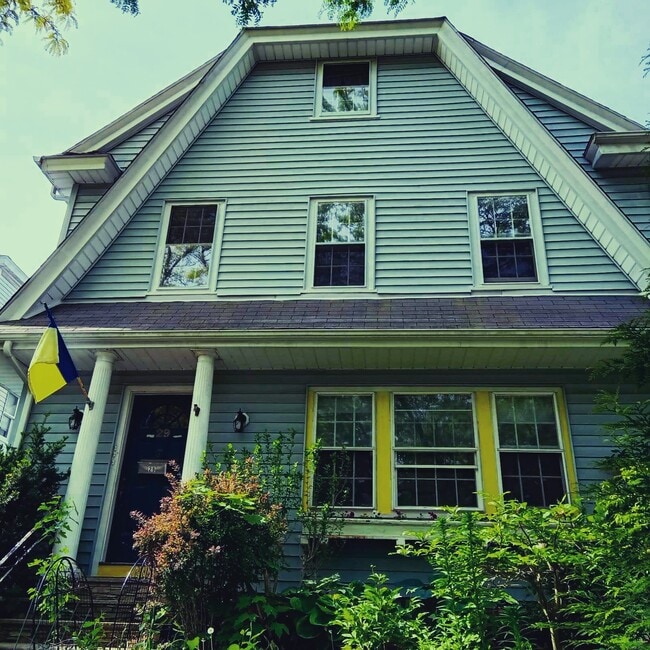 Building Photo - 29 Ogden St Unit 2