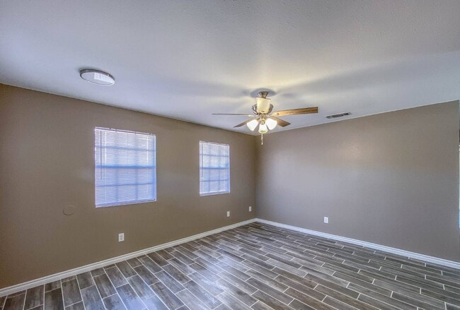 Photo - 2208 Shoemaker Dr