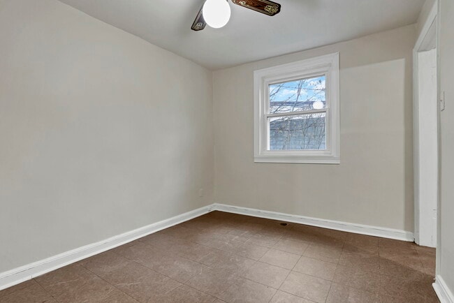 Photo - 18 Pinewood Dr Unit D