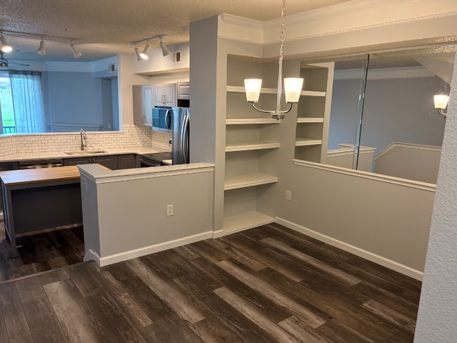 Photo - 2176 Eagle Ave