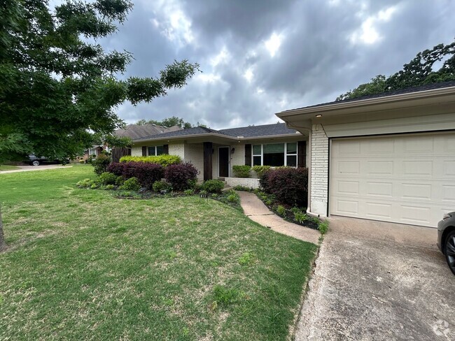 Building Photo - 911 Tipton Rd Rental