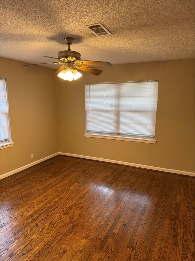 Photo - 216 Schilling Ave