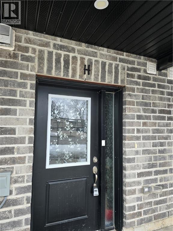 Photo - 148 Rochefort St. Unit H
