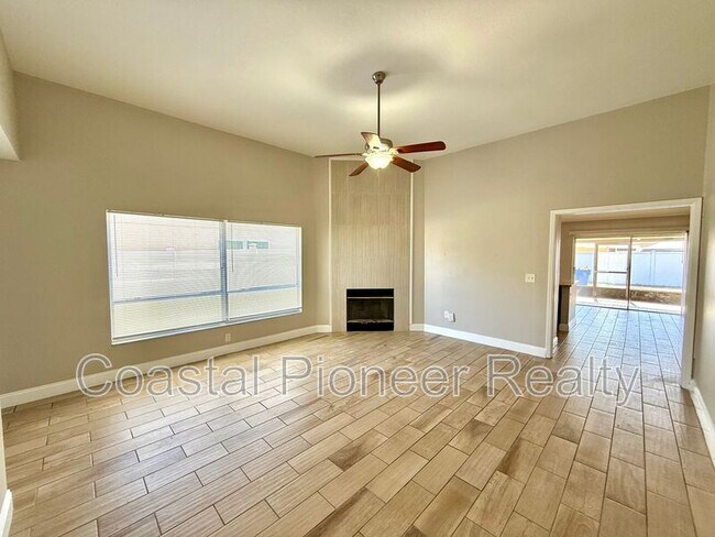 Photo - 7048 Hollowell Dr