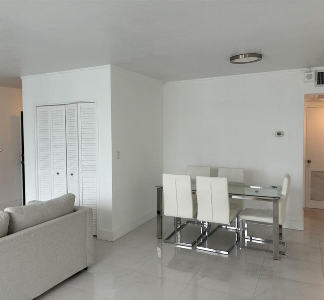 Photo - 1000 West Ave Unit 1229