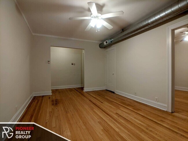 Photo - 1253 W Henderson St Unit 2