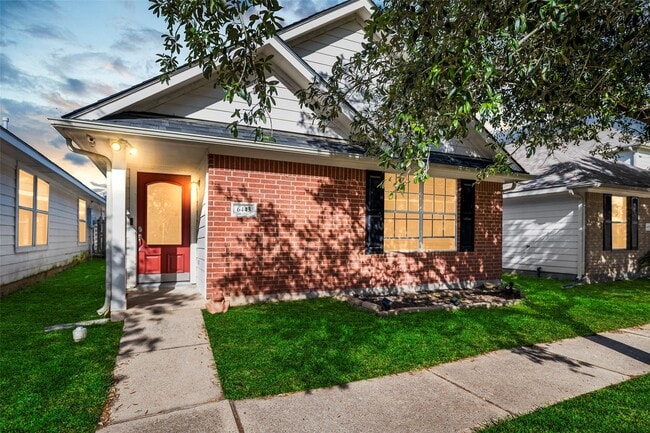 Building Photo - 6443 Mountain Pines Ln