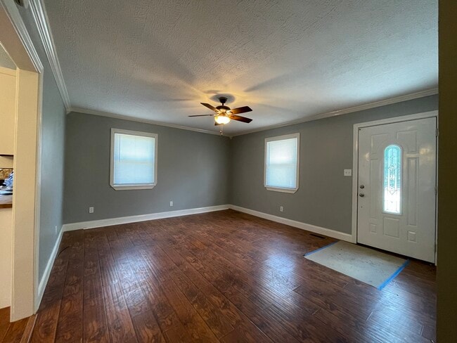 Photo - 162 Silver Dr